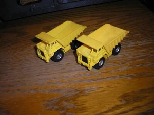 Nice Lot of 2 Maisto Heavy Duty Dump Truck Yellow Free SHIPPING - Picture 1 of 5