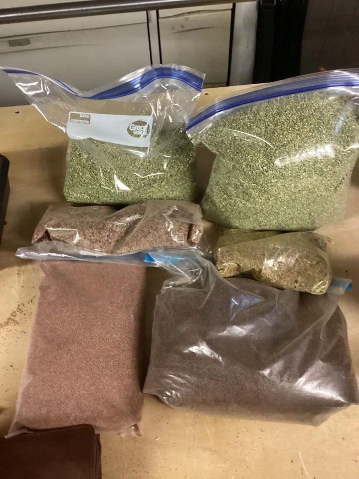 Sacos de 13 lb de mídia sortida de casco de nogueira e milho para copo, recarga - Imagem 1 de 1