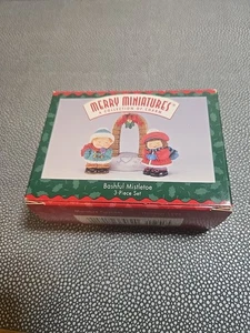 Hallmark Merry Miniatures BASHFUL MISTLETOE set of 3 1996 Ornament Premiere - Picture 1 of 2