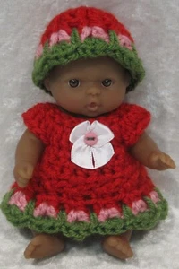 Passend für 5" BERENGUER BABY #19 Häkelkleid & Mütze Set, Handarbeit Kleidung Set - Bild 1 von 4