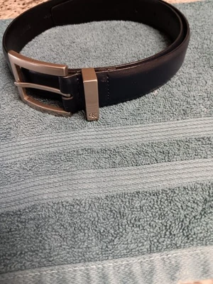 CINTURÓN CALVIN KLEIN CUERO NEGRO PEQUEÑO 31 PULGADAS Foto 1 de 3