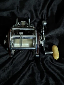 Vintage Penn Peer Model 209 trolling reel - w/bonus Japanese copy - Picture 1 of 7