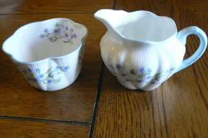 Vintage Shelley China England Blue Rock Milchkännchen & Zucker zierlich #1 KOSTENLOSER US-VERSAND - Bild 1 von 8