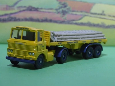 Lledo  1:76 Scale Blue Circle Cement Scammell Handyman with loaded  trailer - Image 1 of 4