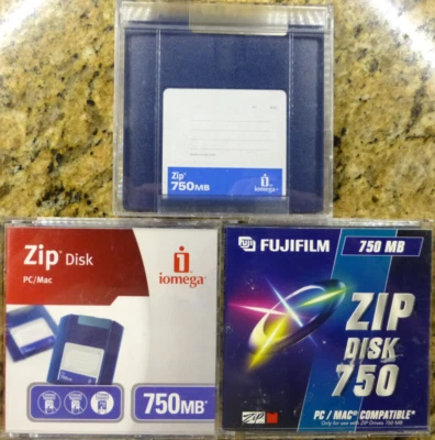 750MB Zip Disketten Grau, einige in Blau / Grau  überschrieben OK - Bild 1 von 4