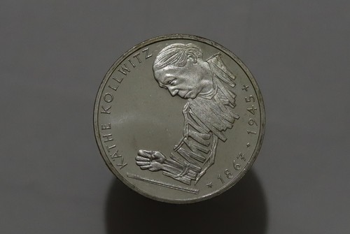 Foto 1 di 2