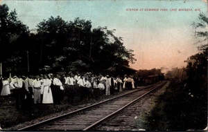 LAKE WAUBESA, WISCONSIN RAILROAD POSTCARD Station at Edwards Park, People - Picture 1 of 2