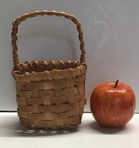 Small Basket Square Woven Vtg With Handle Country Cottage Primitive Decor READ - Picture 1 of 24