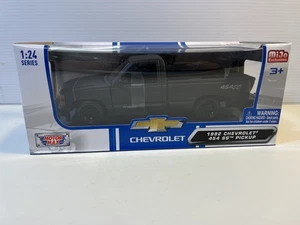 1992 Chevy 454 SS Diecast Model Truck: 1/24 Scale, New In the Box By Motor Max - Picture 1 of 7