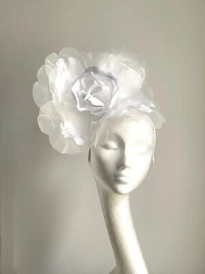 Sombrero Royal Ascot Grande Blanco Seda Flor Fascinador Boda Novia Roya Ascot Sombrero Foto 1 de 4