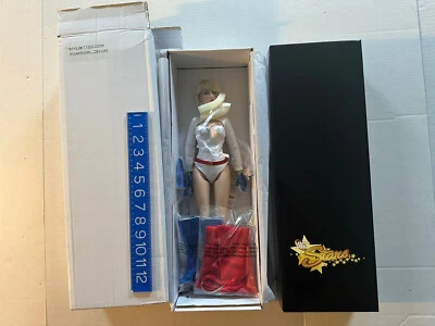 Tonner DC Stars Power Girl - Muñeca de moda de 16"" 2010 edición limitada T10DCDD05 nueva Foto 1 de 4