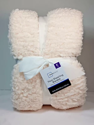 Mainstays Faux Fur Sherpa Blanket Comforter Throw King 102"X90" White Cream Soft - Image 1 of 4