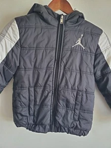 Boys AIR JORDAN Puffer Hooded Jacket SM 8 -10 Yrs Blk/gray - Picture 1 of 11