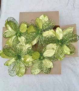 CLEARANCE Pale Green Flowers Christmas Tree Decorations Pistachio Lime LARGE x 5 - Picture 1 of 2