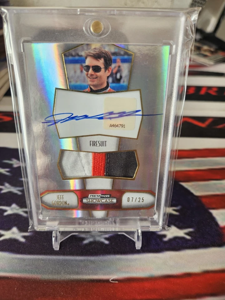 2011 Press Pass Jeff Gordon Showcase Prizes Pieces Ink Firesuit Auto 7/25 Chevy - Image 1 of 2
