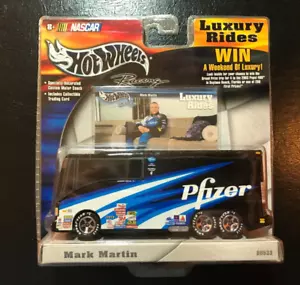 2002 Mark Martin #6 Pfizer Hot Wheels Racing Luxury Rides by Mattel New in box - Picture 1 of 3