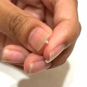 TINY TINY TINY 0.9mm PRONG SET CZ SMALLEST GEM 22g Sterilized Nose "L" Stud. - Picture 1 of 7