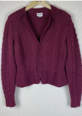 SUÉTER CÁRDIGAN CUELLO CABLE NEIMAN MARCUS, vino borgoña, talla L Foto 1 de 4