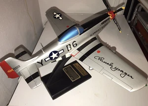 P-51 MUSTANG DESK-MODEL signed by GENERAL CHUCK YEAGER 1:24 Scale P51 cert - Picture 1 of 12