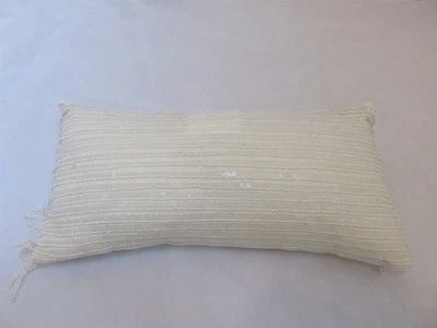 Almofada decorativa DKNY City Charm cintilante com franjas nova com etiquetas - Imagem 1 de 4