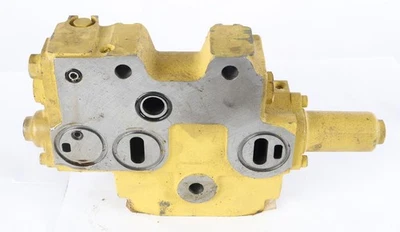 New 723-61-31111 Komatsu Valve Assembly - Image 1 of 4