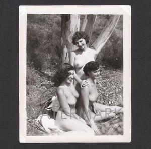 Vintage ORIGINAL 1950s s/w Pinup Photo - 4" x 5" - Risque Nudes #10 - Bild 1 von 1