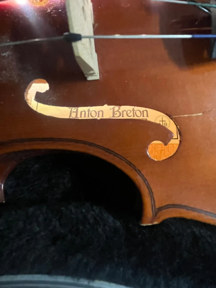 Beautiful Anton Breton Violin And Carrying Case 3/4 - Image 1 of 4