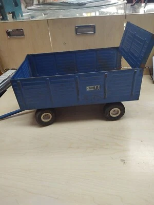 Vintage Ertl Big Blue Field Engineered Pressed Steel Farm Forage Wagon Trailer - Image 1 of 4