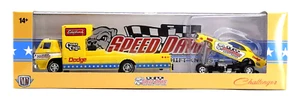 M2 Machines 1966 Dodge L600 & 1971 Dodge Challenger Auto Haulers R72 1:64 - Picture 1 of 5