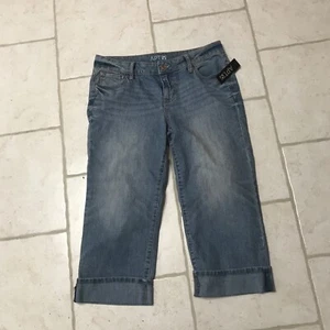 NEW Ladies "Apt 9" Size 10 (W36”X21.5”)Faded Blue, Modern, Cuffed, Capris - Picture 1 of 5