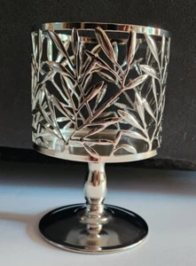 Portavelas pedestal de hoja de vid plateada de 3 mecha Bath & Body Works 🙂 - Imagen 1 de 2