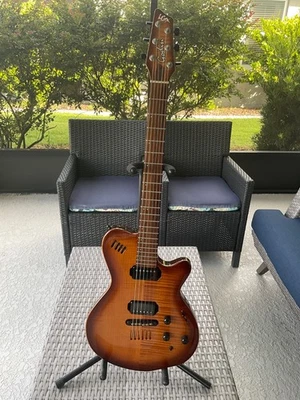 Godin Lgx 1999 - Coñac llama arce superior Seymour Duncan pastillas y piezoeléctrico Foto 1 de 4