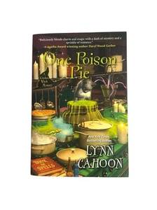 One Poison Pie by Cahoon, Lynn A Kitchen Witch Mystery 2021 - Picture 1 of 4
