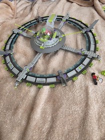 Alien Mothership (7065) 100% Complete  w/ minifigures. manual #2