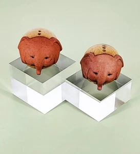 Par de sal y pimienta elefante cerámica gres japonés UCTCI de los años 60 - Imagen 1 de 10