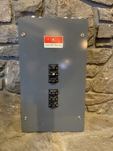 200 amp Pushmatic Main breaker Panel - Picture 1 of 11