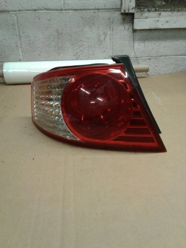 2004-2006 Kia Amanti Driver Tail Light Quarter Panel Mounted OEM - Изображение 1 из 2