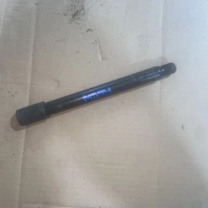 1999-2002 YAMAHA YZF R6 STRAIGHT FRONT WHEEL RIM AXLE PIVOT BOLT - Picture 1 of 2