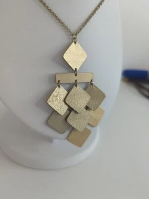 Collar largo colgante de metal mixto Ann Taylor LOFT geométrico moderno patrimonio A91 Foto 1 de 4