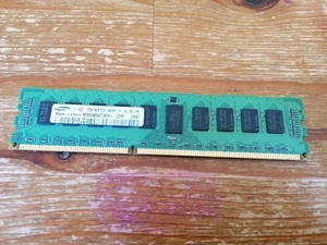 Samsung 2GB 2Rx8 PC3-8500R-07-10-80P0 M393B5673EH1-CF8 - Picture 1 of 1
