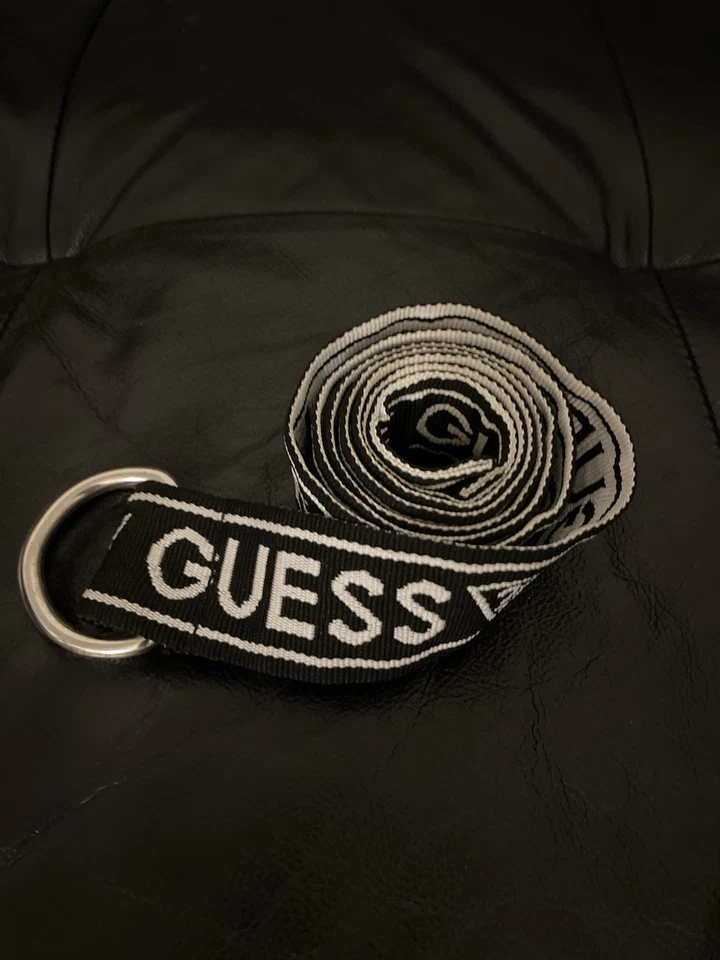 Cinturón de anillo con estampado de logotipo de nailon Guess Foto 1 de 3