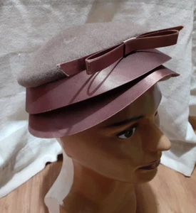 Vintage 1950er Henry Pollac Damen hellbraun flauschig Wolle und Satin Cloche Hut Größe 6 7/8 - Bild 1 von 6