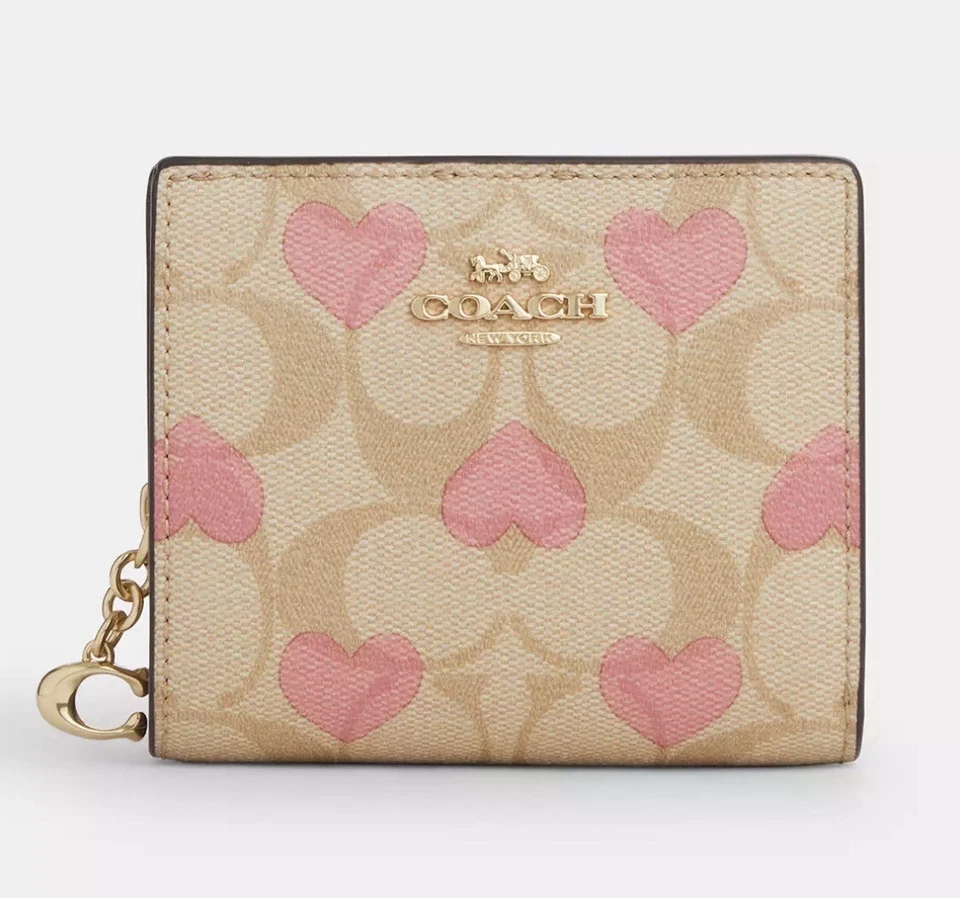 Coach Snap Wallet In Signature Canvas With Heart Print CQ145