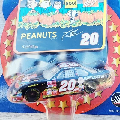 🏁🏁#20 TONY STEWART PEANUTS PONTIAC GRAND PRIX CÍRCULO DE GANADORES NEGRO 2002 1:64🏁 Foto 1 de 3