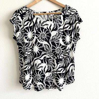 Nicole Miller Linen Nautilus Short Sleeve Tee Womens Large Beach Casual Classic - Image 1 of 4