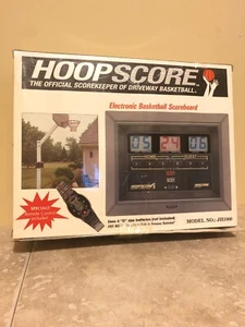 NUEVO Hoopscore Driveway Baloncesto Exterior Marcador Electrónico JH1000 CON RELOJ - Imagen 1 de 7