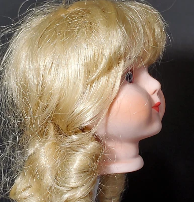 RUBIA ARTISTA PINTADA CHICA DE MODA 4 x3 en CABEZA CHINA para 14-15 Muñecas Fabricación 1993 Foto 1 de 4