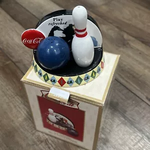Vintage 2000 Coca-Cola BOWLING BALL AND PIN Salt & Pepper Shakers Play Refreshed - Picture 1 of 4