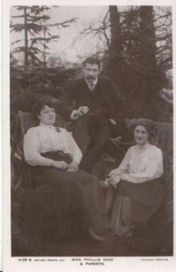 Actress Postcard - Miss Phyllis Dare & Parents - Real Photograph  U1487 - Foto 1 di 2