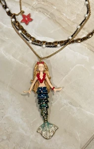 BETSEY JOHNSON VINTAGE 5" LONG MERMAID WNECKLACE MOVABLE TAIL NECKLACE WITH TAGS - Picture 1 of 9